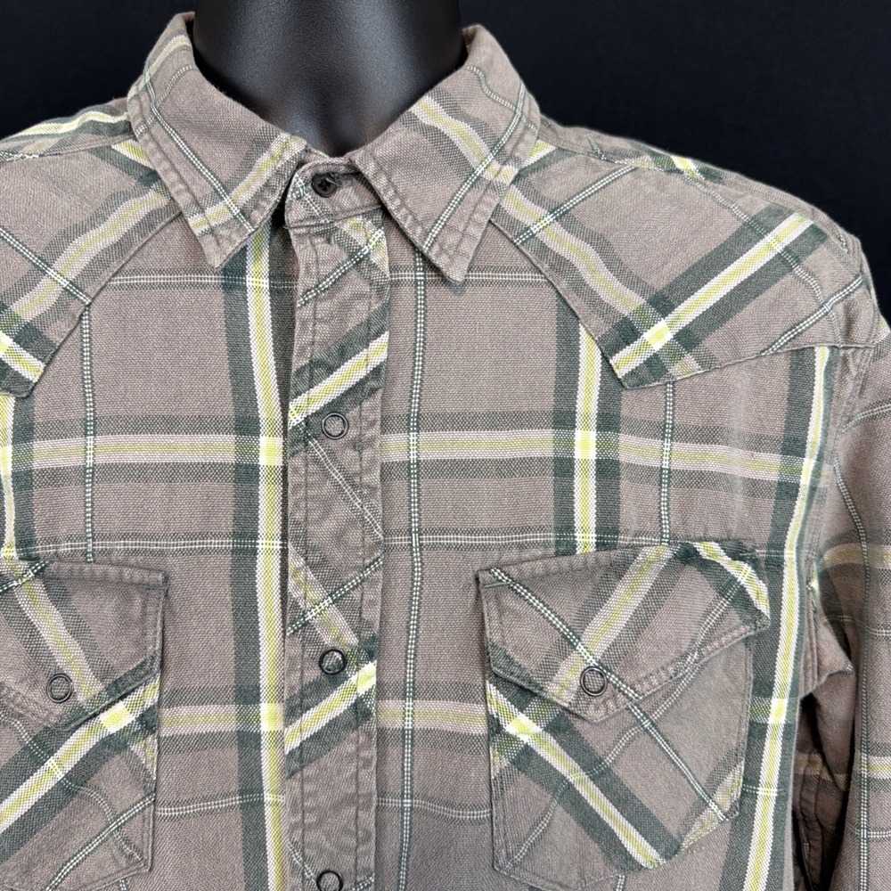 Feather Urban Outfitters Plaid Flannel Size L Pearl Snaps. Exclusive To UO Rare